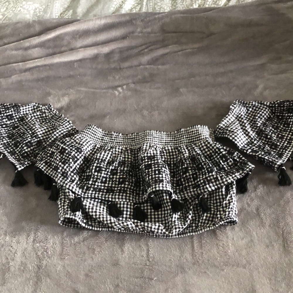 American eagle cropped ruffle top